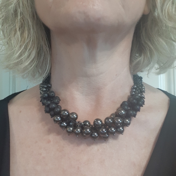 Black Pearl Style Necklace - Picture 2 of 5